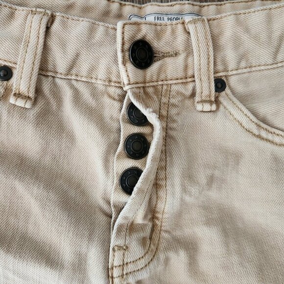Free People Tan Button Fly Distressed Jean Shorts Size 26 - Picture 3 of 8